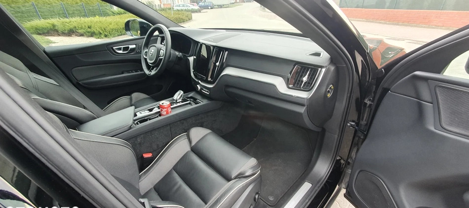 Volvo XC 60 cena 195900 przebieg: 30600, rok produkcji 2022 z Legionowo małe 191
